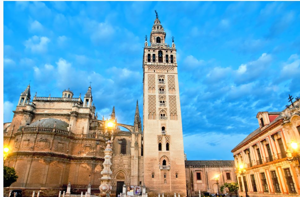 منارة مسجد القصبة في اشبيلية- الخيرالدا